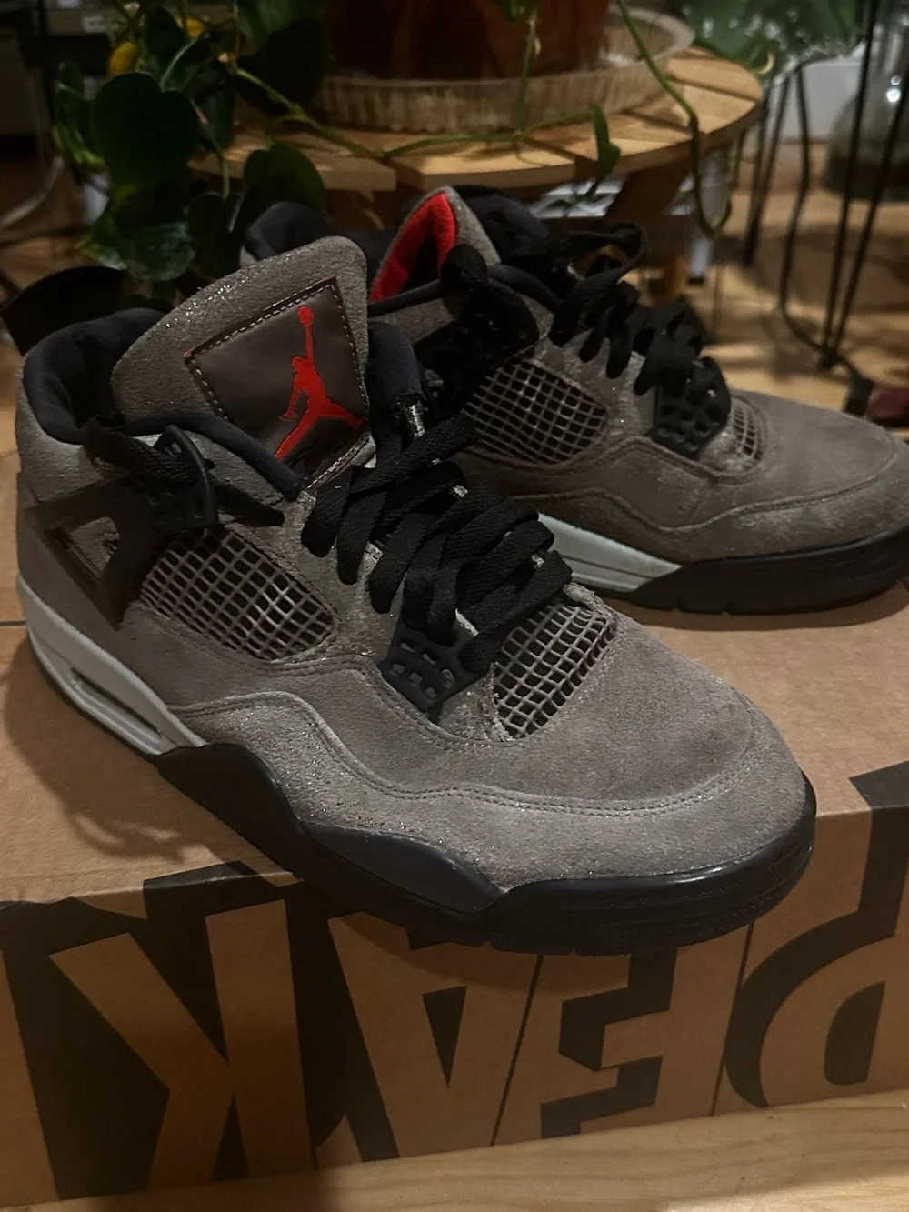 Air Jordan Retro 4 mid Taupe Haze